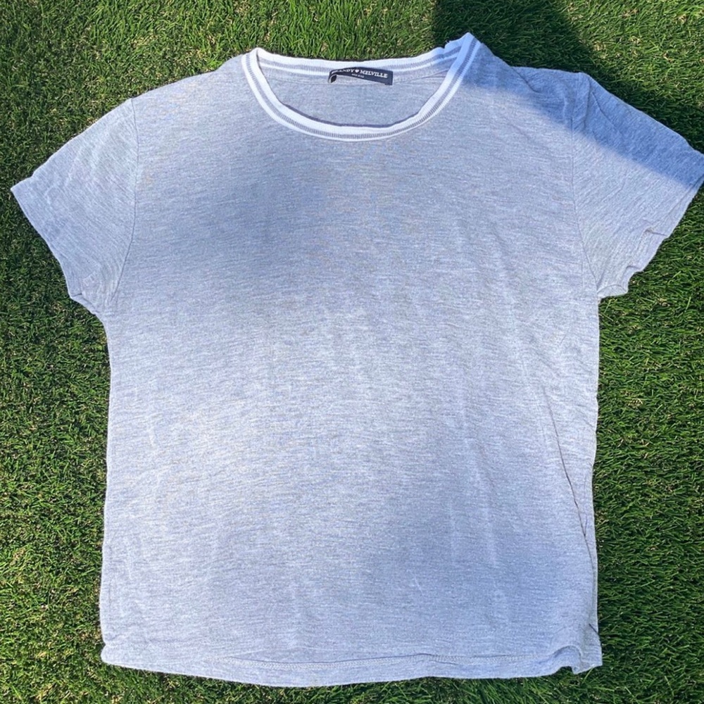 BRANDY MELVILLE T SHIRT **BUNDLE**